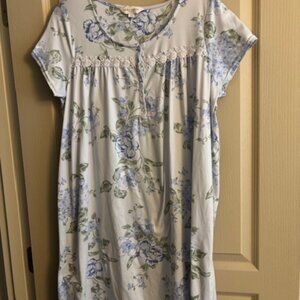 Laura Ashley M Sleep or Loungewear Floral Brushed Poly Button Short Sleeve 36"